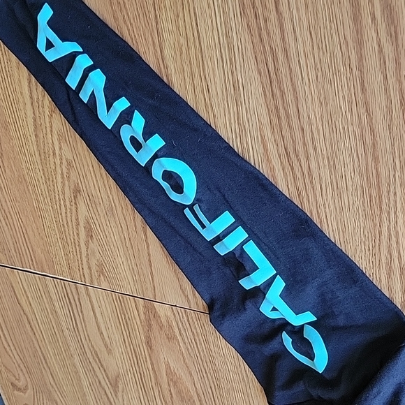 HUSTLE hoodie long sleeves tee size Medium logo front CALIFORNIA REPUBLIC - Picture 14 of 14